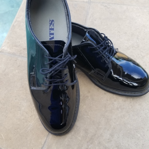 Bates High Gloss Oxford Shoe - Picture 11 of 14